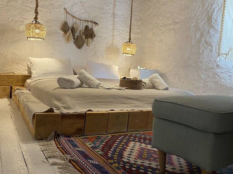 غرفة قياسية, Bo Alacati