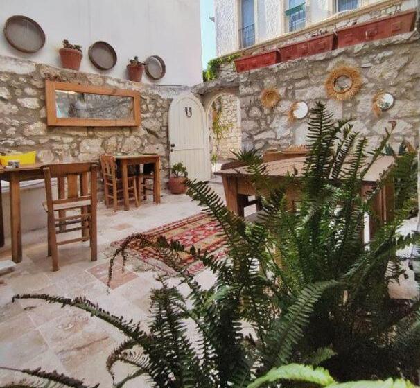 غرفة قياسية, Bo Alacati