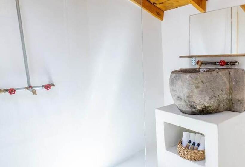 غرفة قياسية, Bo Alacati