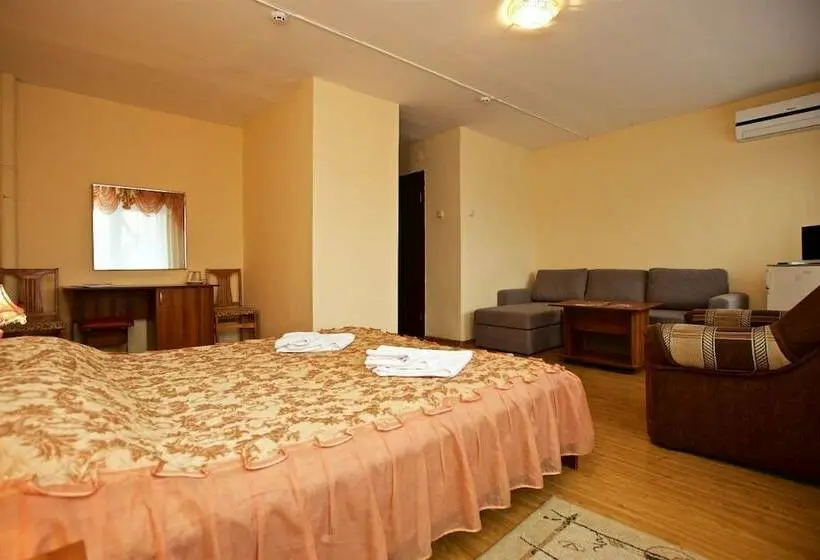 ファミリールーム, Pansionat Polyarnie Zori