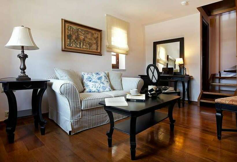 Люкс Повышенной Комфортности, Petritis Guesthouse