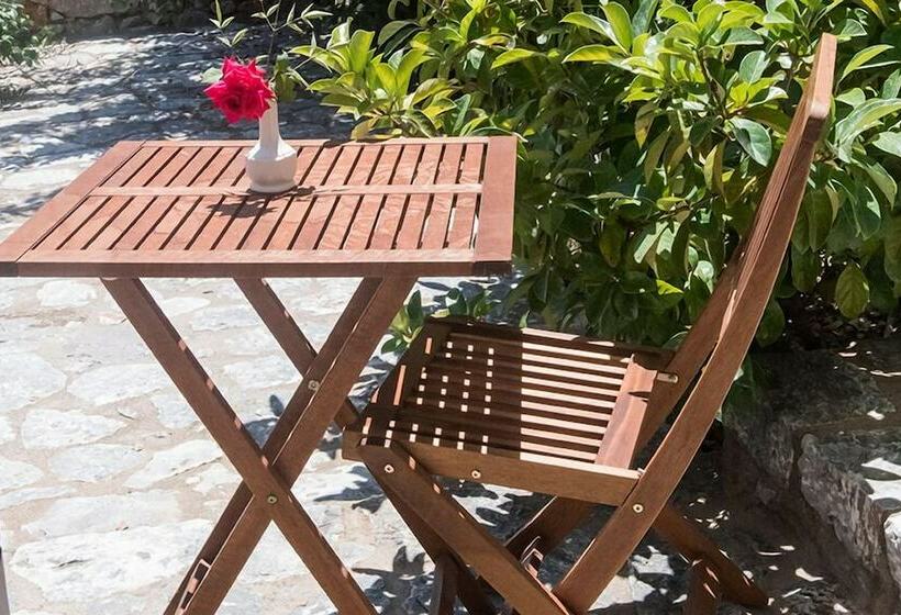 Люкс Повышенной Комфортности, Petritis Guesthouse