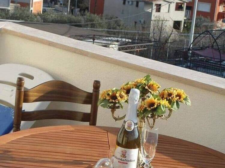 침실 2개 바다 전망 아파트, Apartmani Slavica