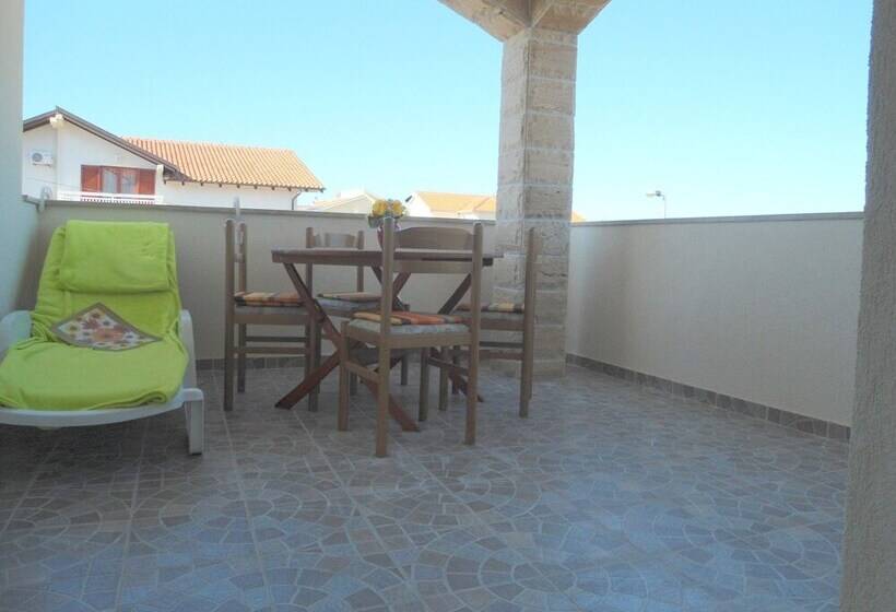 דירה בת חדר שינה 1 צדדית נוף לים, Apartmani Slavica