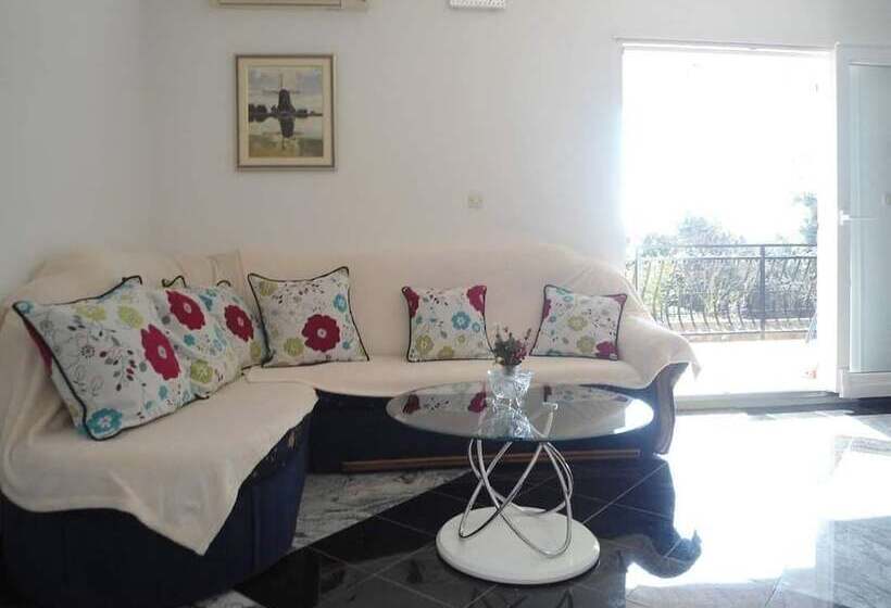 דירת 2 חדרים נוף לים, Apartmani Slavica