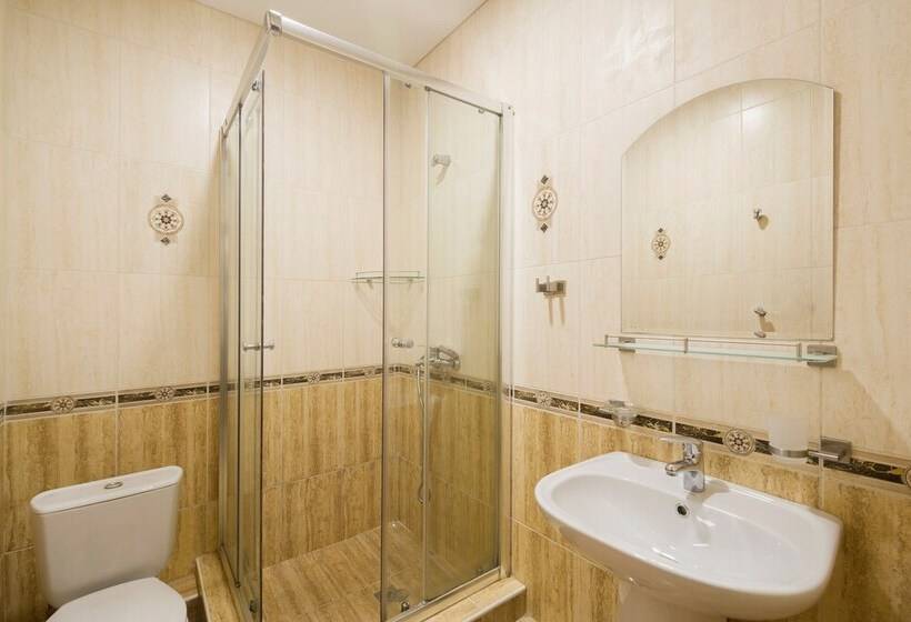 اتاق لوکس چهار تخته, Atrium