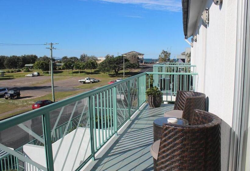 חדר סטנדרט עם מיטת קינג, Oceanside Hawks Nest