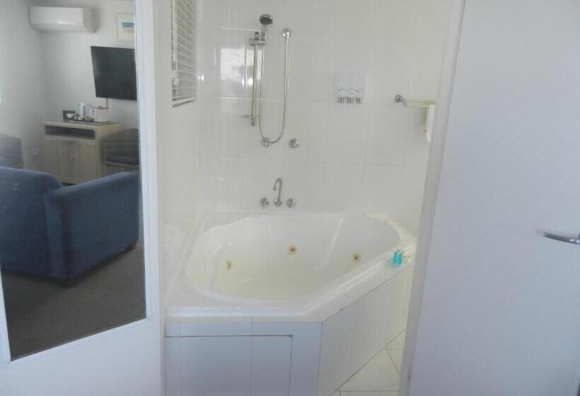 חדר סטנדרט עם מיטת קינג, Oceanside Hawks Nest