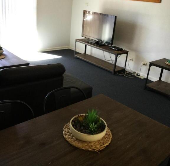 דירת שני חדרים, Oceanside Hawks Nest