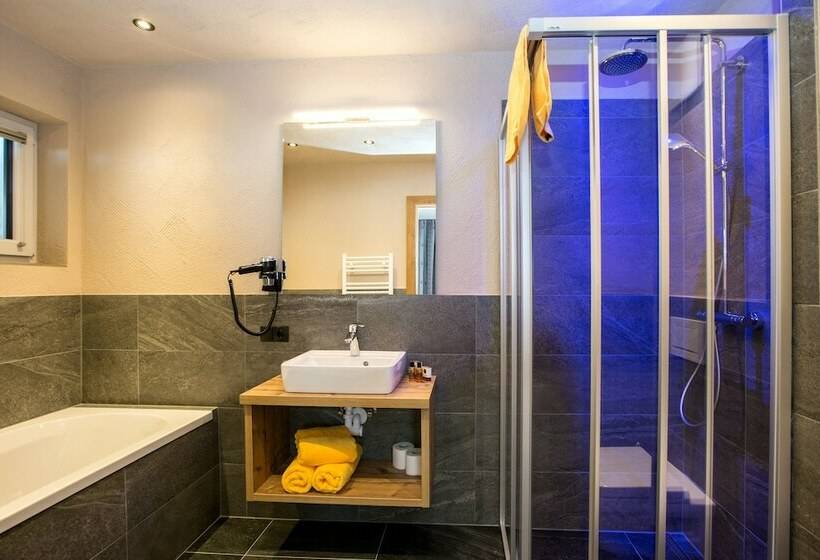 带1个卧室的豪华公寓, Alpinium