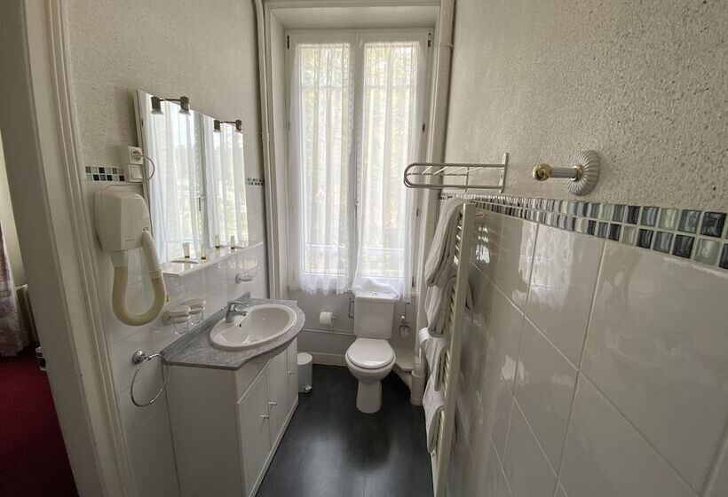 コンフォートルーム, Brit Hotel & Spa Le Roc Au Chien