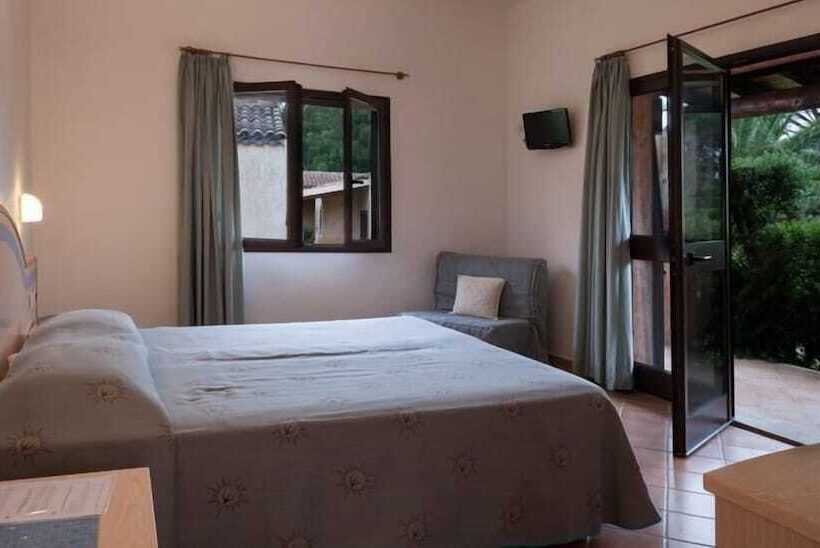 חדר סופריור לשלושה, Centro Vacanze Isuledda