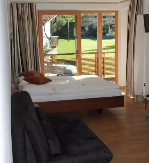 اتاق استاندارد چهار تخته, Garni Hotel Am Burghuegel