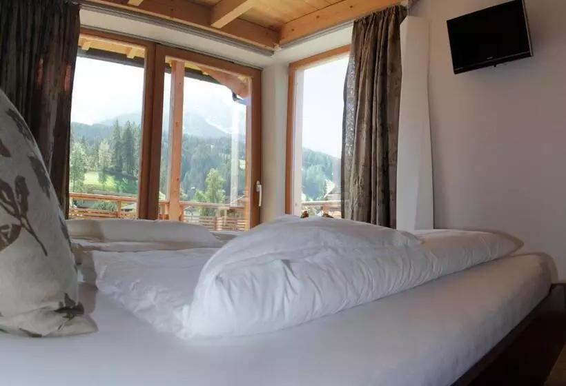 سوئیت با بالکن, Garni Hotel Am Burghuegel