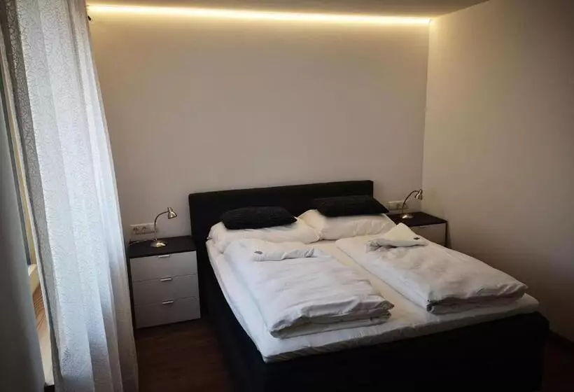 آپارتمان 1 خوابه با بالکن, Garni Hotel Am Burghuegel