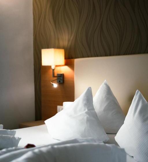 Comfort room with balcony, Gartenhotel Völser Hof   Adults Only