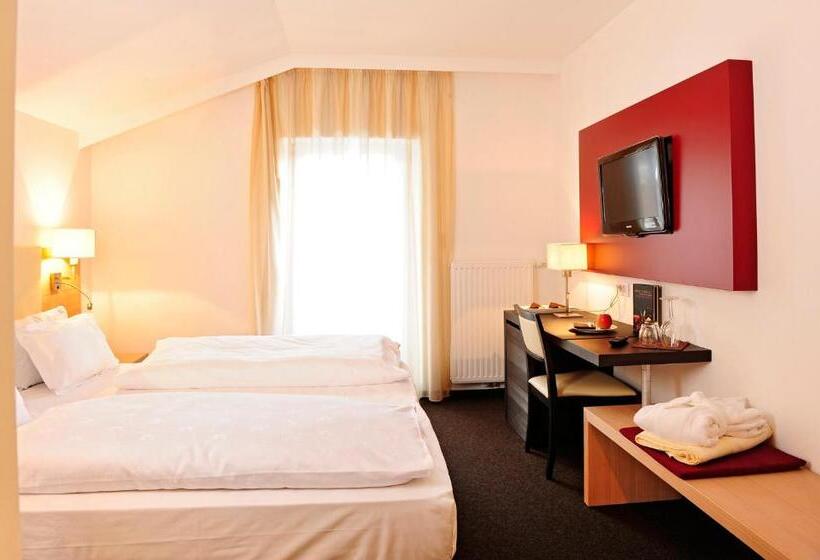 Comfort room with balcony, Gartenhotel Völser Hof   Adults Only