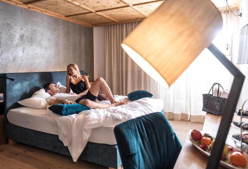Полулюкс с Балконом, Gartenhotel Völser Hof   Adults Only