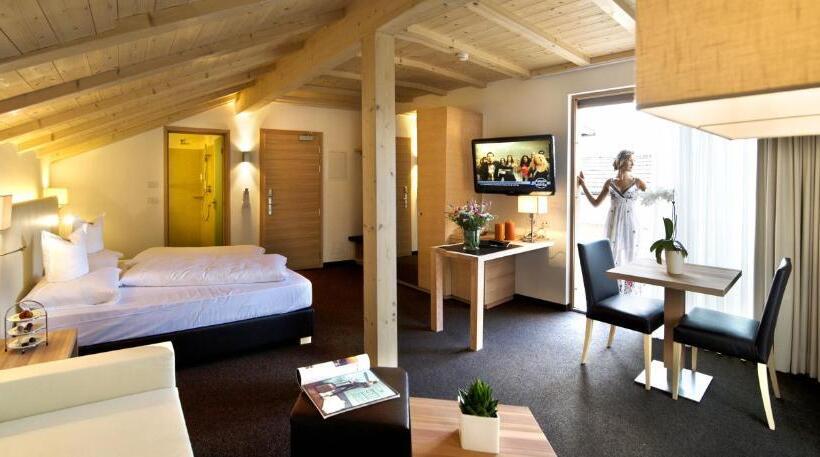 Люкс с гидромассажем, Gartenhotel Völser Hof   Adults Only