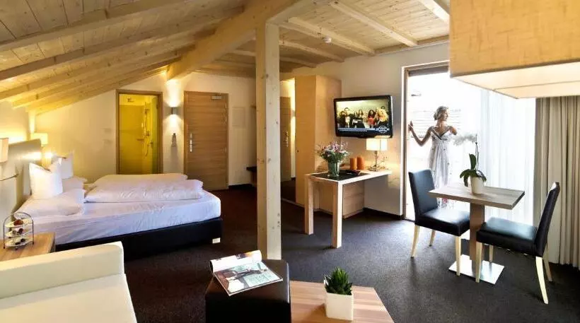 ハイドロマッサージバス付きスイート, Gartenhotel Völser Hof   Adults Only