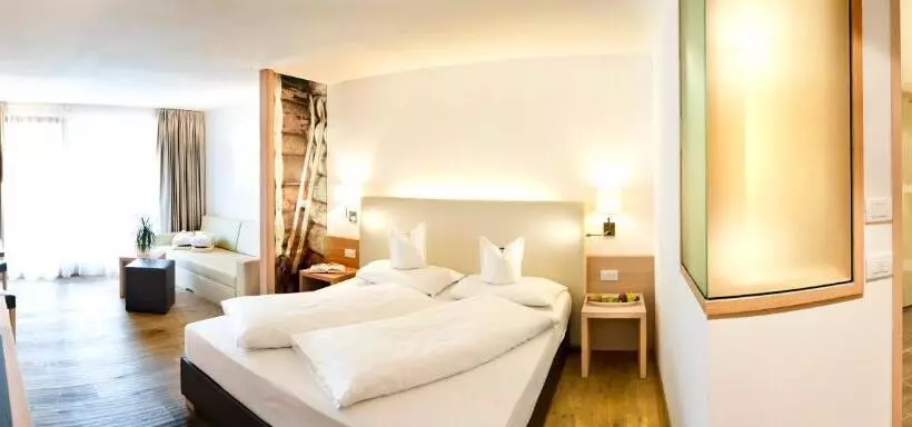 山の見えるジュニアスイート, Gartenhotel Völser Hof   Adults Only