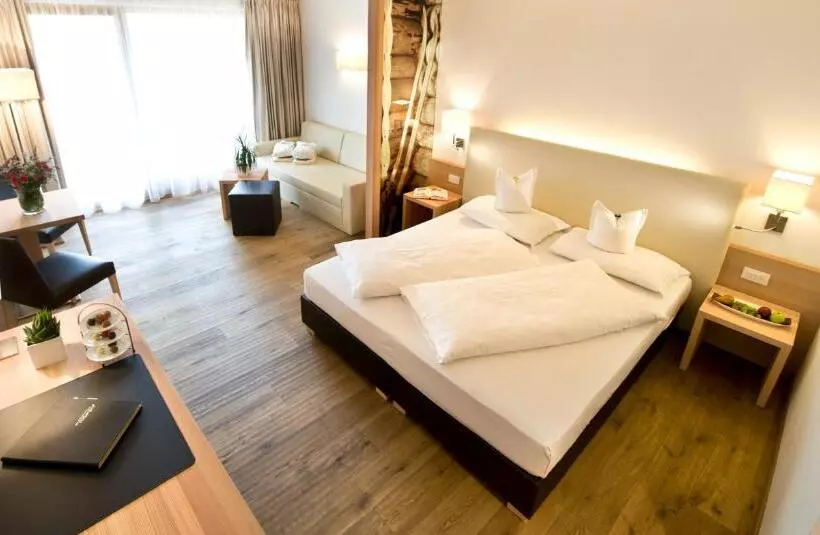 山の見えるジュニアスイート, Gartenhotel Völser Hof   Adults Only