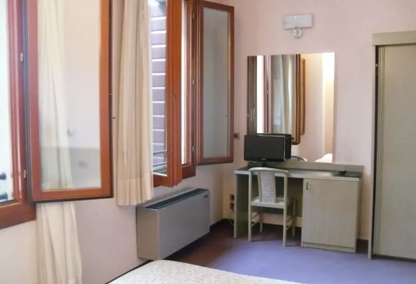 Habitación Estàndard Individual, Castello