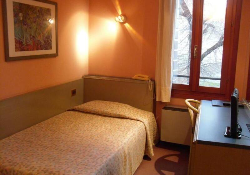 חדר סטנדרט יחיד, Castello