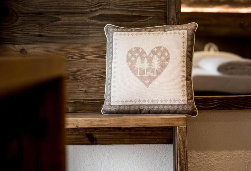 חדר סופריור, Diana Dolomites