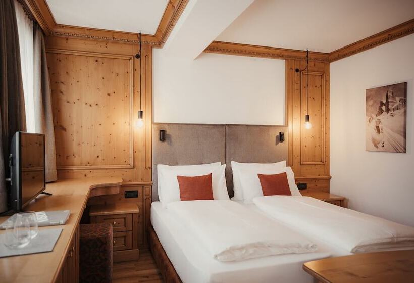 חדר סופריור, Diana Dolomites