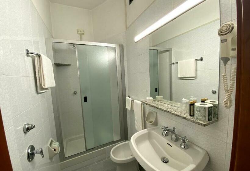 스탠다드 싱글 룸, Embassy