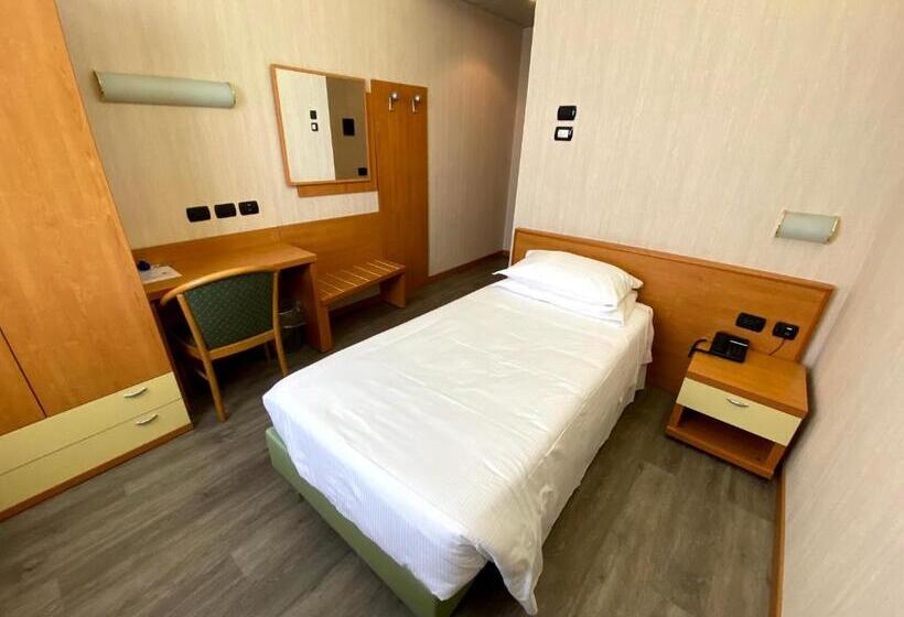 스탠다드 싱글 룸, Embassy