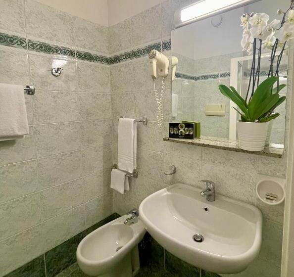 스탠다드 싱글 룸, Embassy