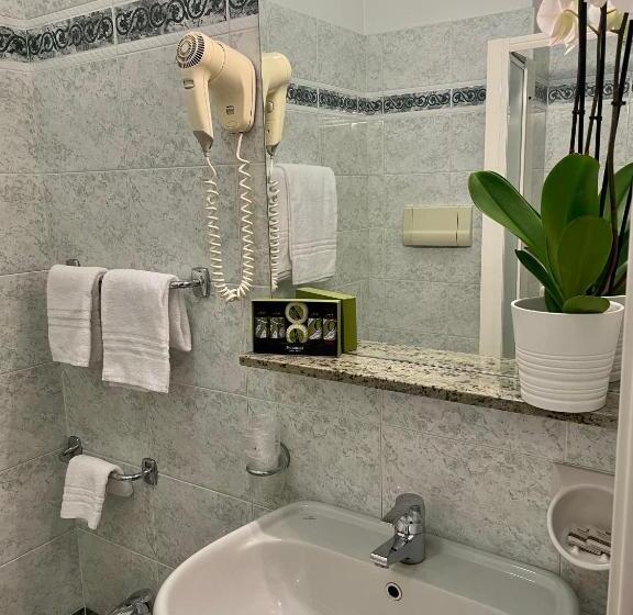 스탠다드 싱글 룸, Embassy