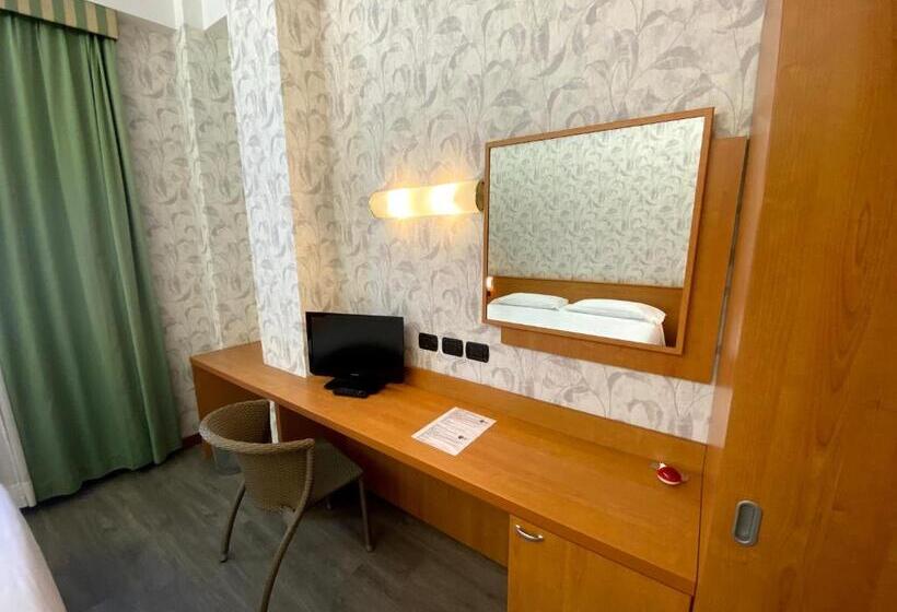 스탠다드 룸, Embassy