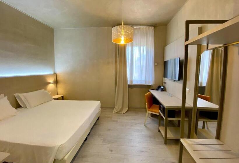 수피리어 룸, Embassy