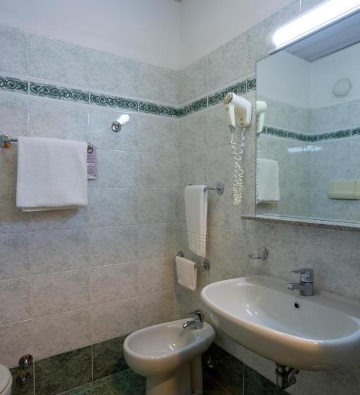 스탠다드 싱글 룸, Embassy