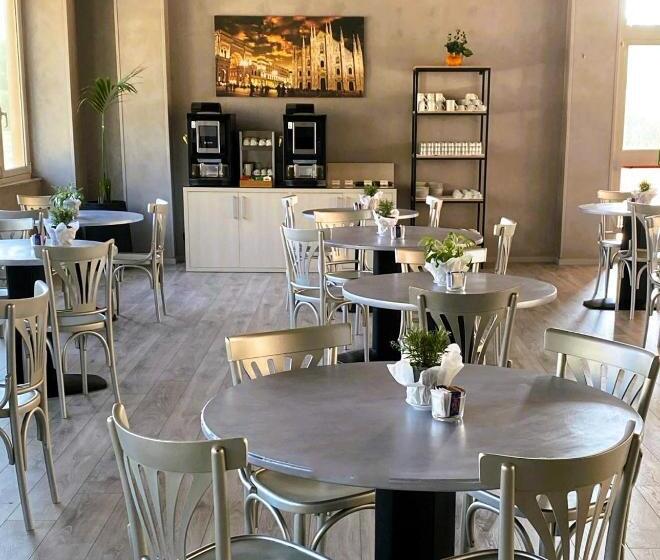 스탠다드 싱글 룸, Embassy