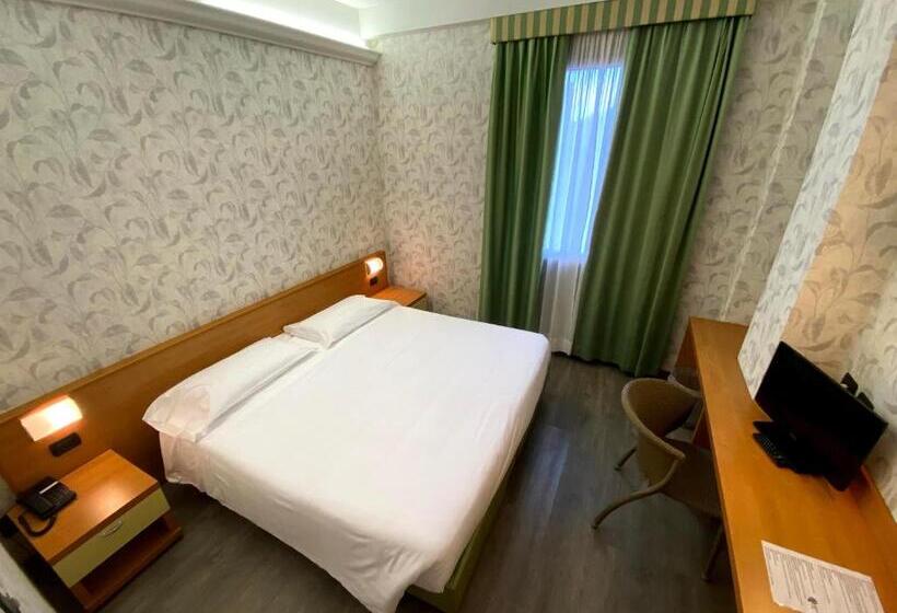 스탠다드 룸, Embassy