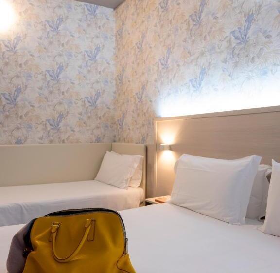 스탠다드 트리플 룸, Embassy