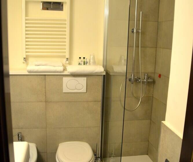 اتاق استاندارد, Europa Varese