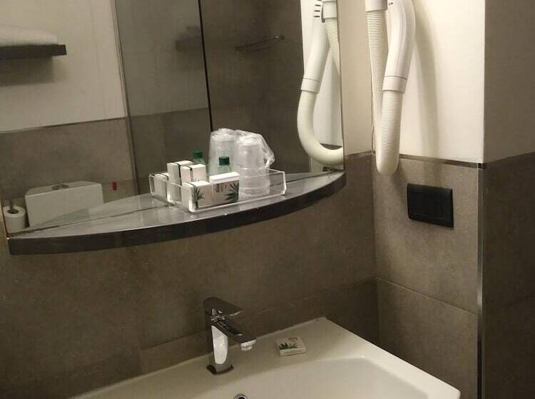 اتاق سوپریور یک تخته, Europa Varese