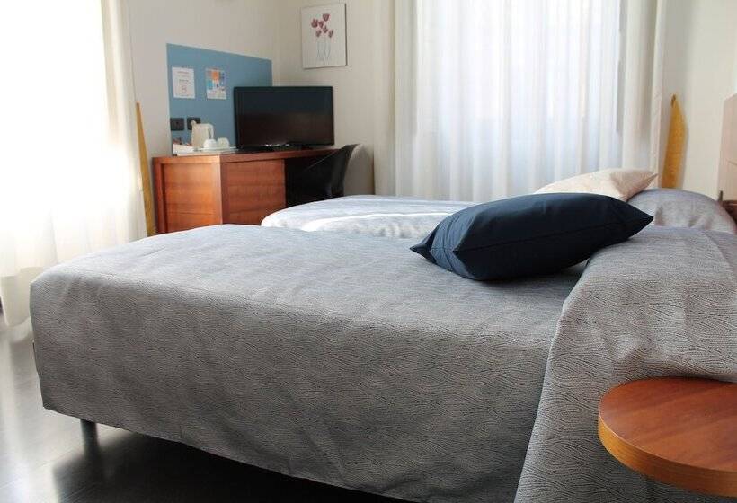 اتاق سوپریور, Europa Varese