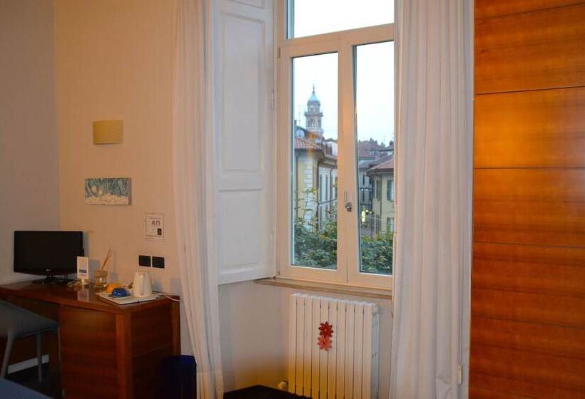 اتاق استاندارد چهار تخته, Europa Varese