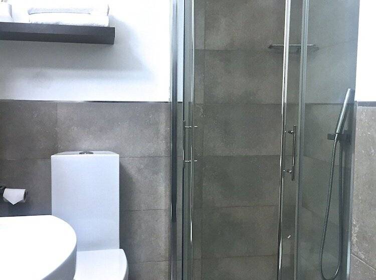 اتاق استاندارد سه نفره, Europa Varese