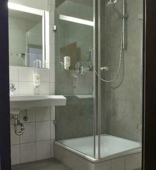 스탠다드 싱글 룸, Feyrer