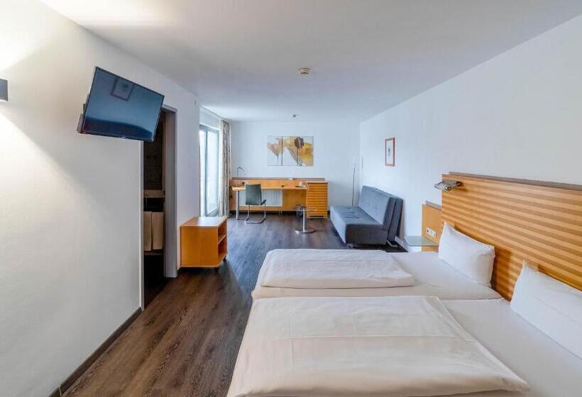 4인용 스탠다드 룸, Feyrer