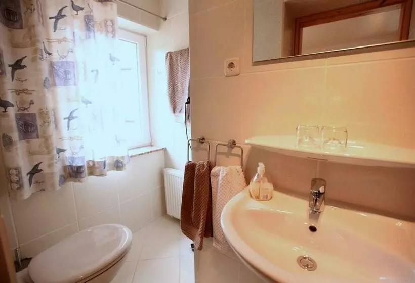 اتاق استاندارد, Gelber Löwe B&b Nichtraucher
