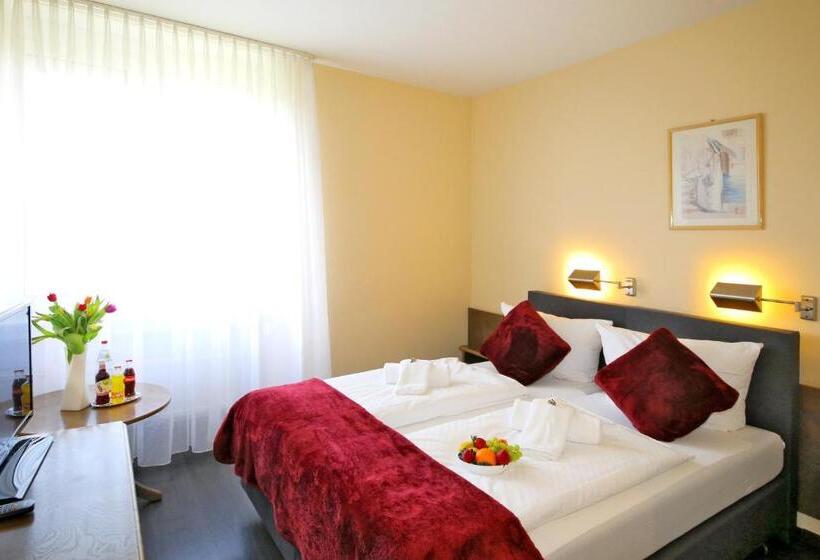 غرفة قياسية, Kick