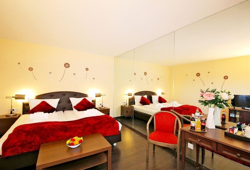 غرفة قياسية ثلاثية, Kick